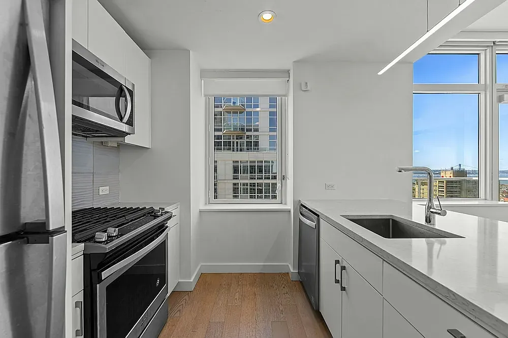 1 Ocean Dr — Photo 2