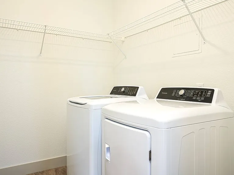 Tidewater Apartments | Laundry Room