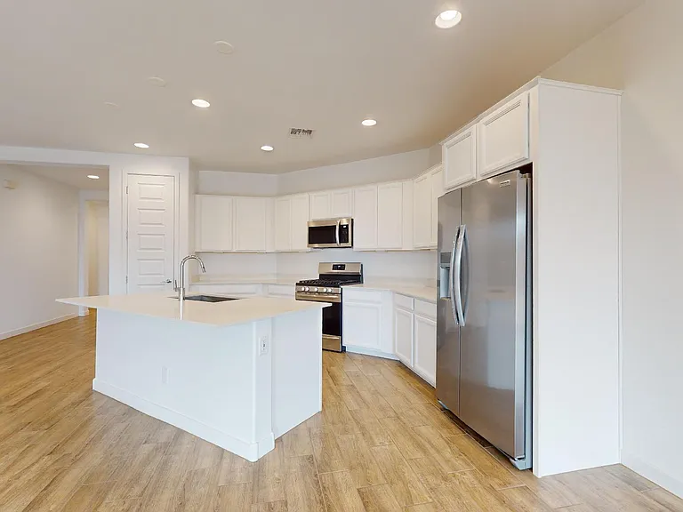 9332 W Encinas Ln — Photo 11