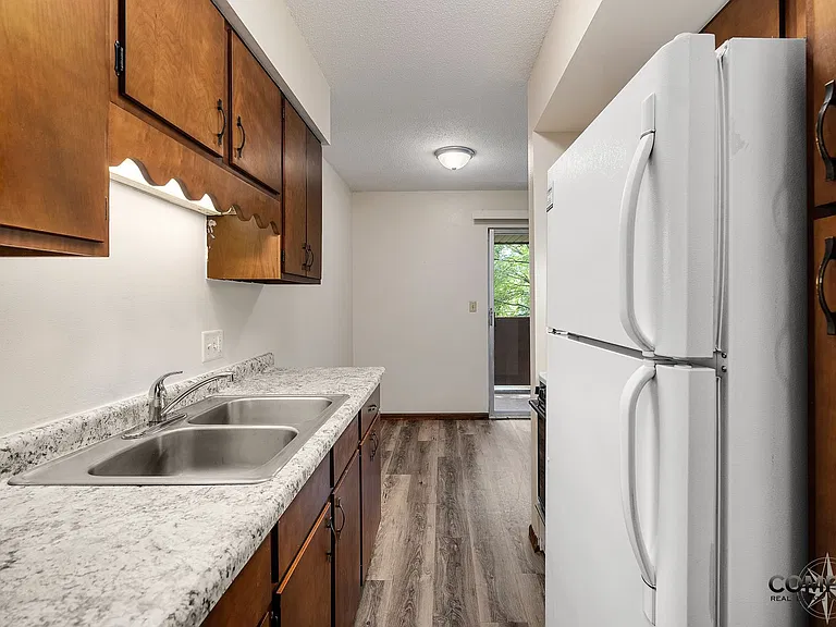 1237 S Dewey St — Photo 4