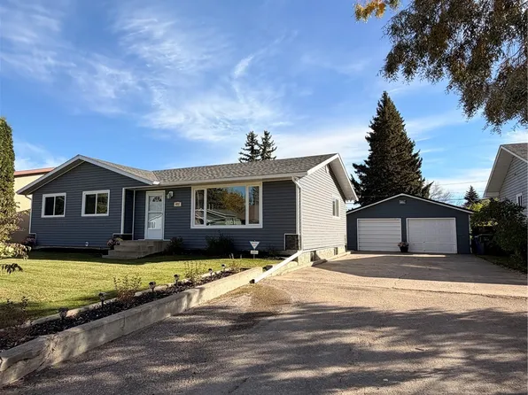 612 2nd Street W, Meadow Lake, SK S9X 1E6