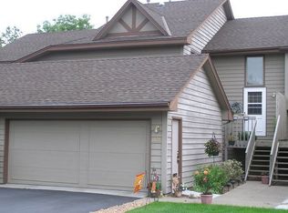 8836 Cottonwood Ln N, Maple Grove, MN 55369