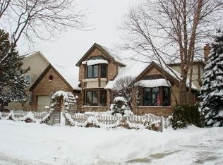 1628 Brentwood Dr, Mundelein, IL 60060