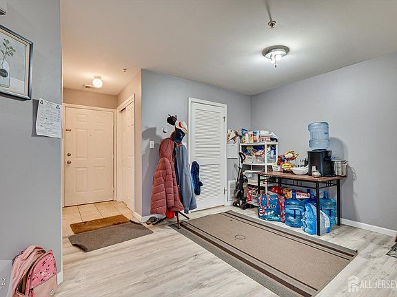 4th image of 1626 Waterford Dr