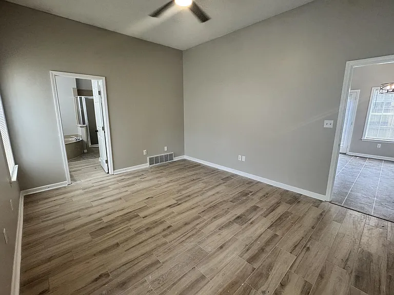 1237 Travers Ln — Photo 8