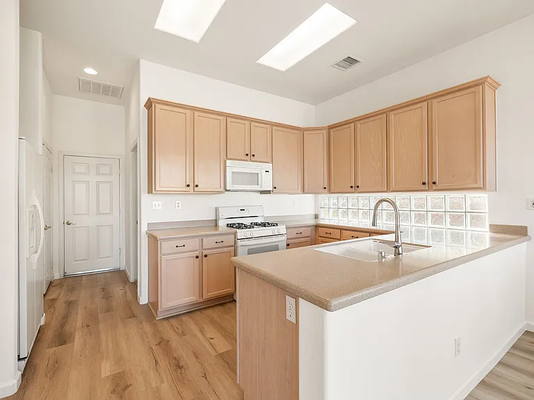 18 Tucson Cir — Photo 11