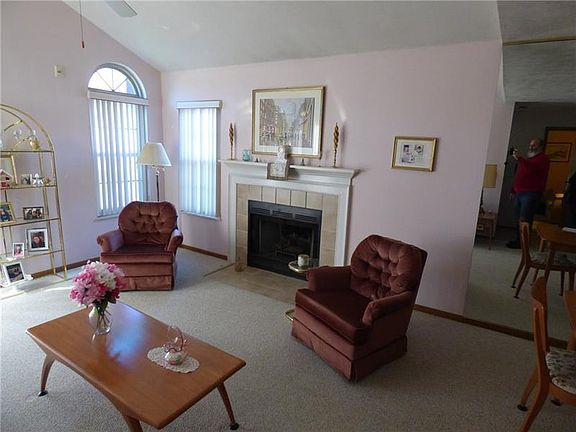 5th image of 67 Ashford Dr