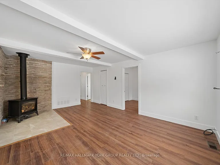 27008 Kennedy Rd #UPPER — Photo 9