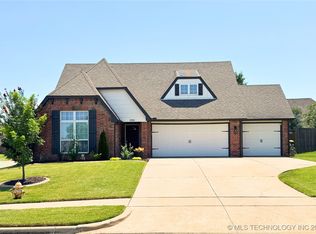2052 E 133rd Ct, Bixby, OK 74008