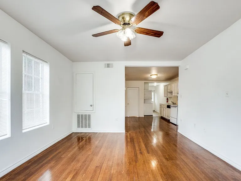 519 W Main St #3 — Photo 4