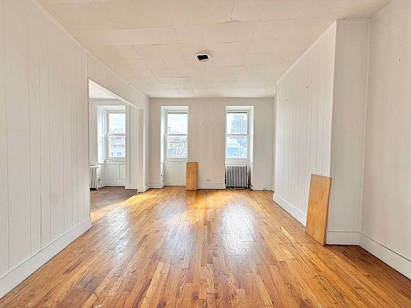 3rd image of 181 11th St Floor 2