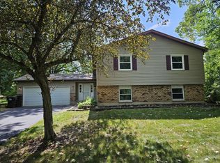 9203 Arthur St, Crystal Lake, IL 60014