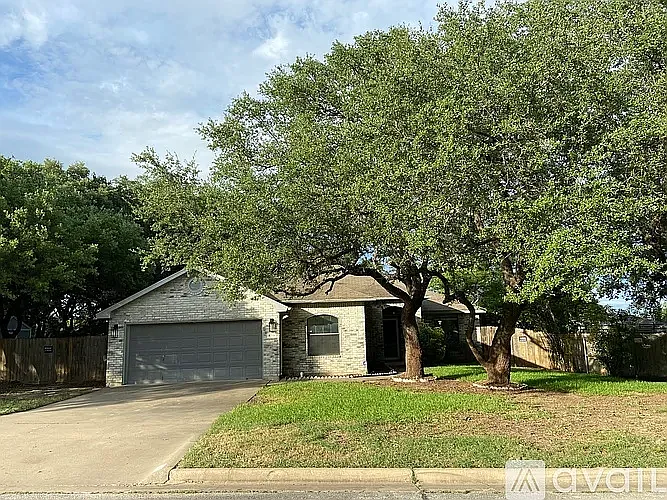 3 bed, 2.0 bath, 1876 sqft, $2,000 — Photo 1