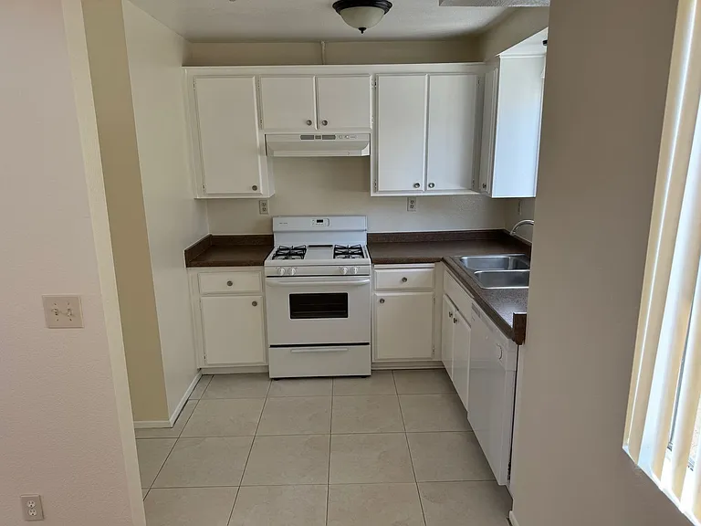 7891 Holt Dr — Photo 25