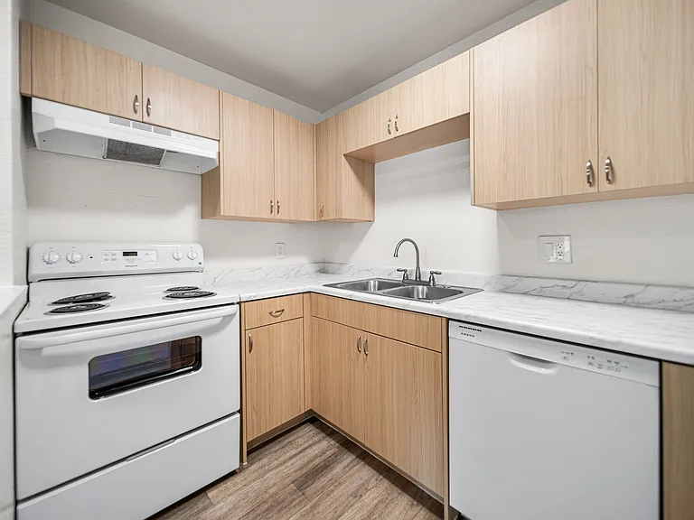 Sunflower Apartments — Photo 22