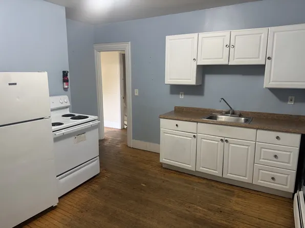 146 Ohio St APT 2, Bangor, ME 04401