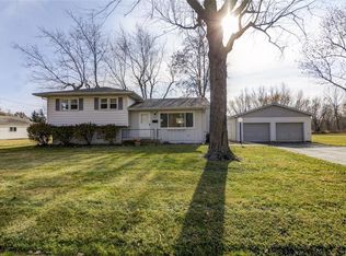 4219 E Rosewood Dr, Decatur, IL 62521