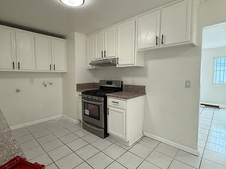 1028 E 20th St #1030 — Photo 4