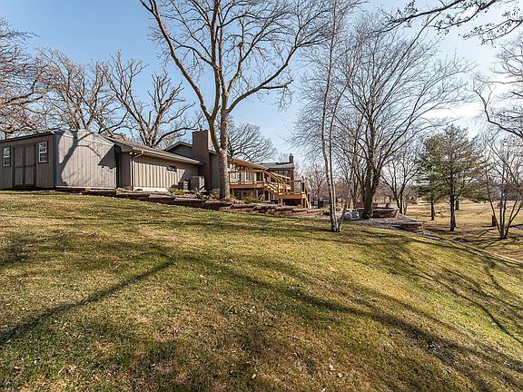 2nd image of 701 4th St SW