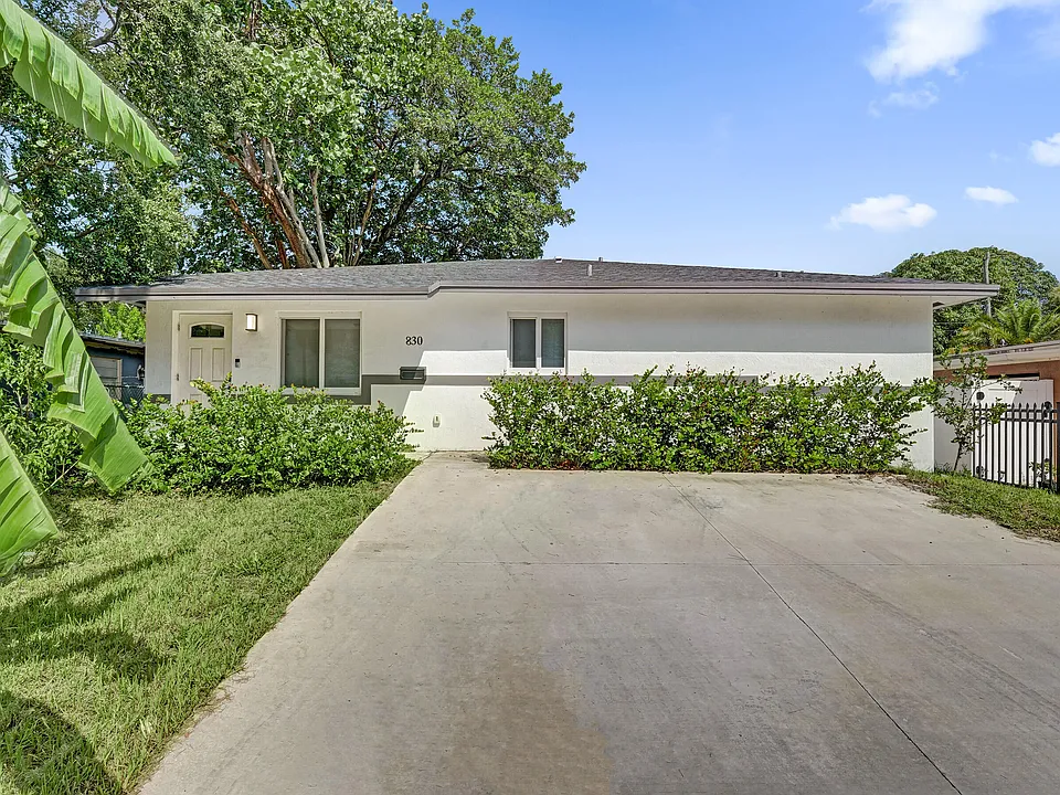 830 NW 19th St