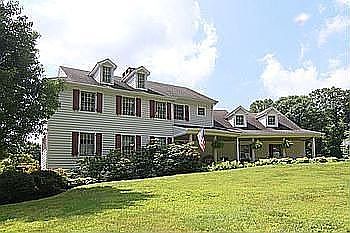 2.4 acres, 4000 sf, U/Cf schools