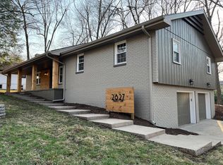 2827 S Chantilly Ln, Springfield, MO 65804