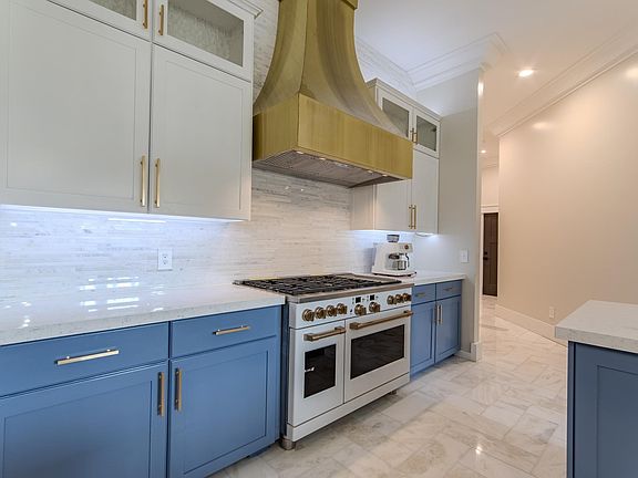 5th image of 325 Wilkes Manor Way