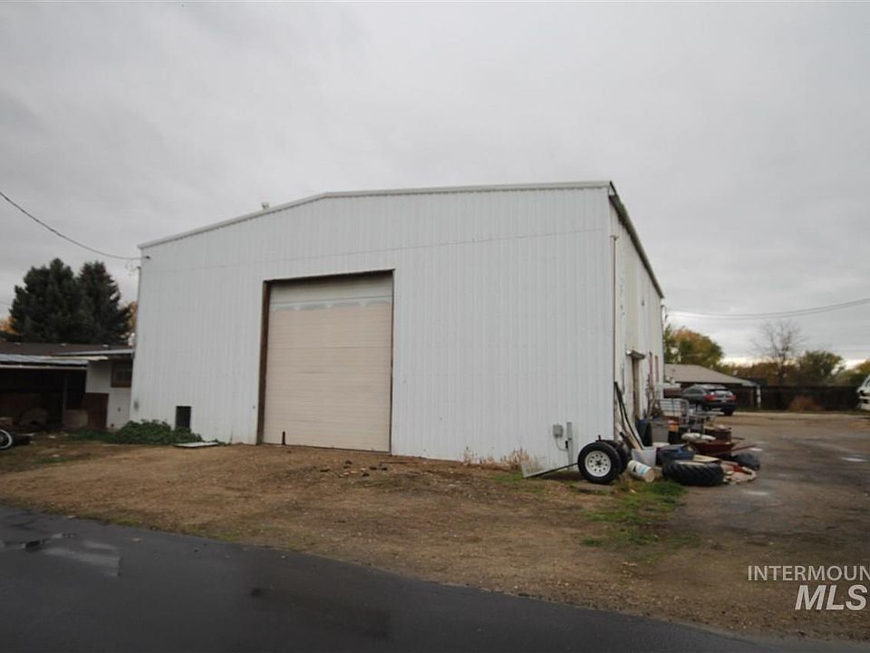1st image of 2210 E Locust Ln