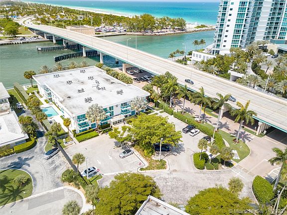 3rd image of 290 Bal Bay Dr APT 102
