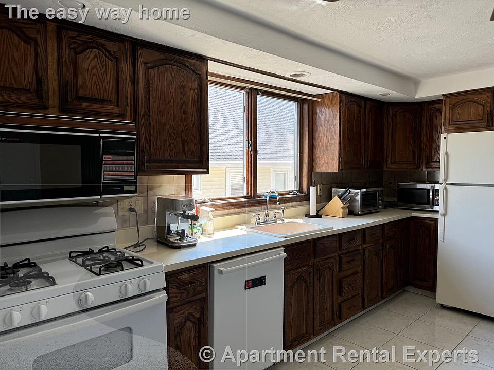 1st image of 19 Mason St #2