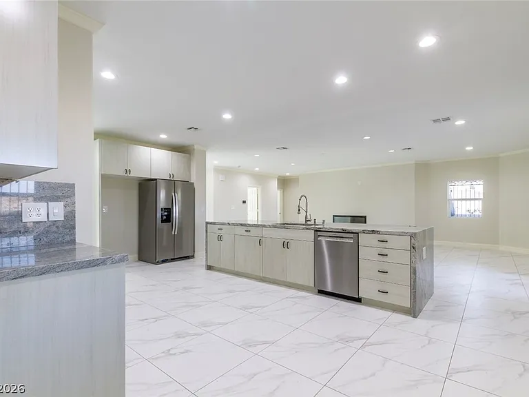 60 E Levi Ave — Photo 19