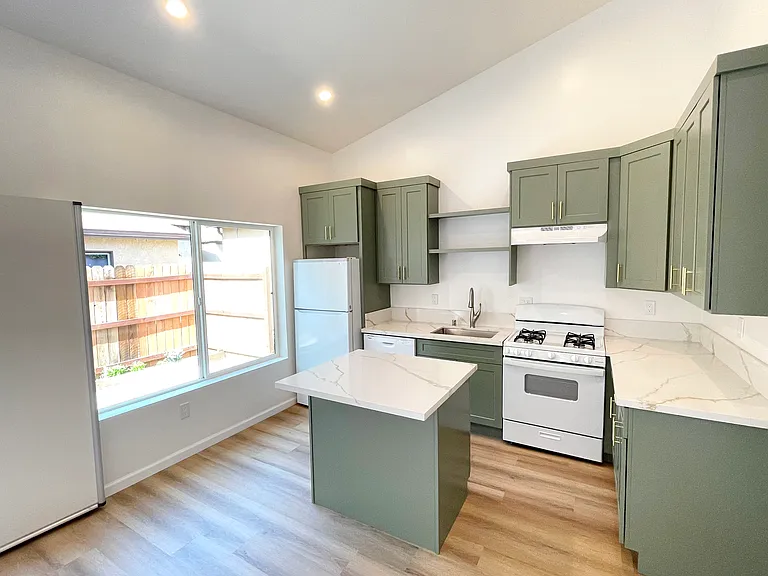 8045 Norwich Ave — Photo 8
