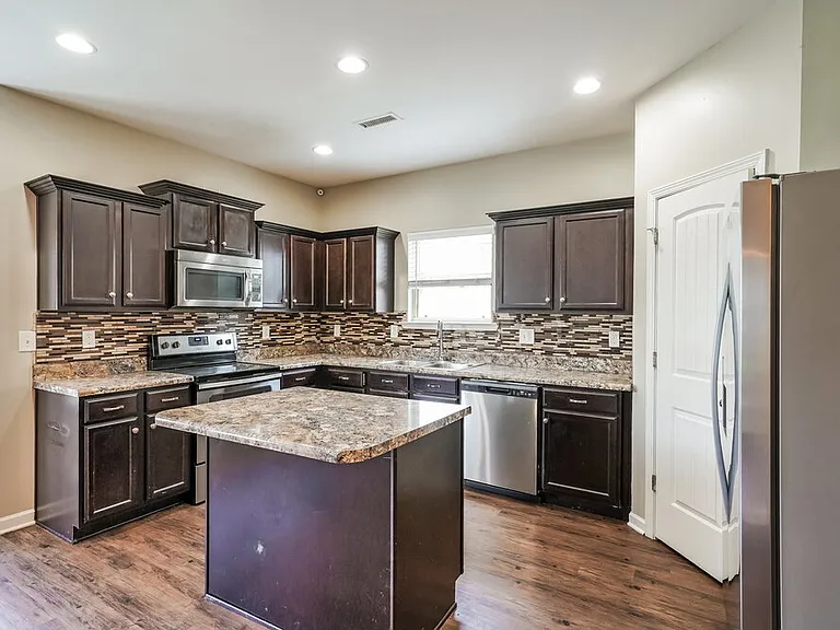 8005 Lakota Ct — Photo 8