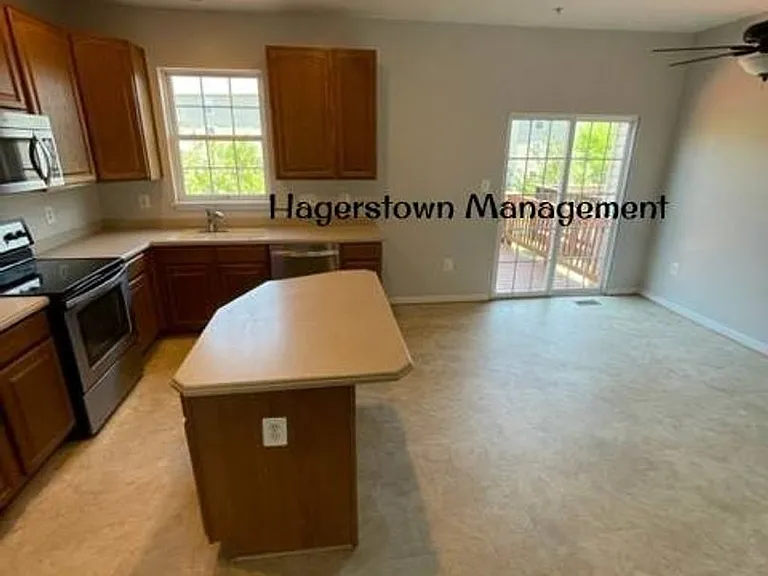 18319 Roy Croft Dr — Photo 3