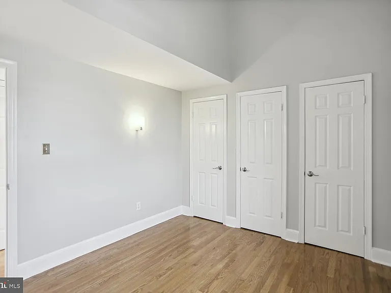 676 4th St NE #402 — Photo 10