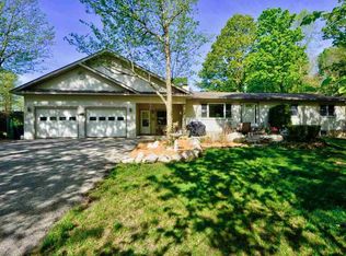 1177 Woodland Dr, Petoskey, MI 49770