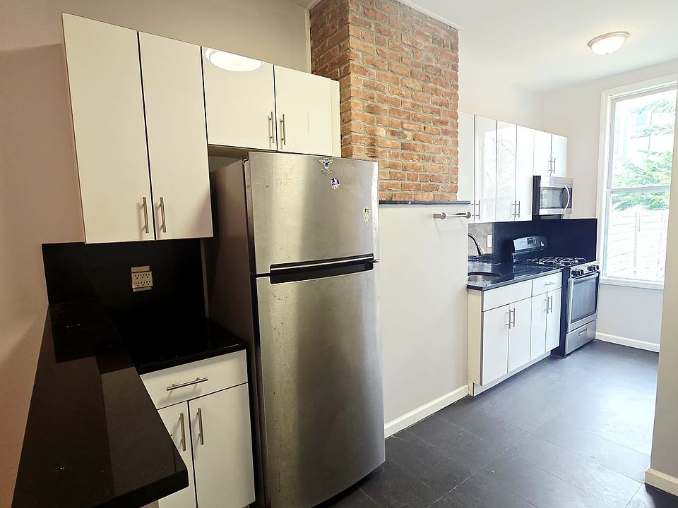 1st image of 105 Ferry St #1A