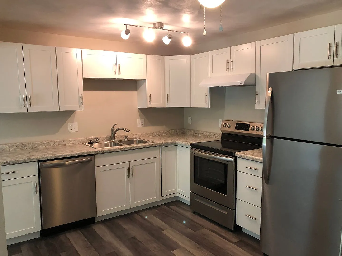 1800 W. Pershing Street — Photo 1