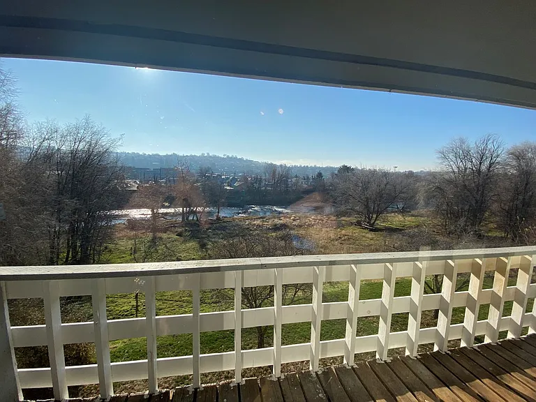 516 NW Bailey Ave #9 — Photo 3