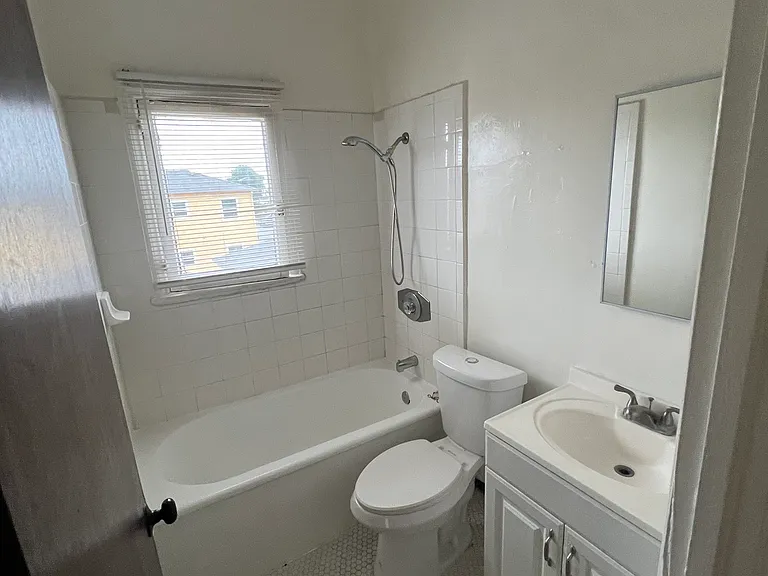 5350 Verona St #7 — Photo 8