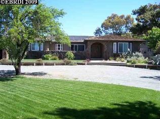 80 Meeks Ln, Oakley, CA 94561