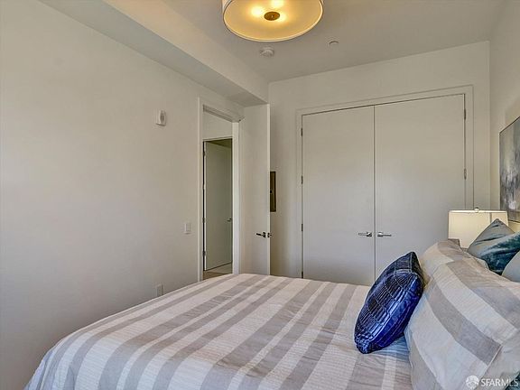 5th image of 1001 17th St #302