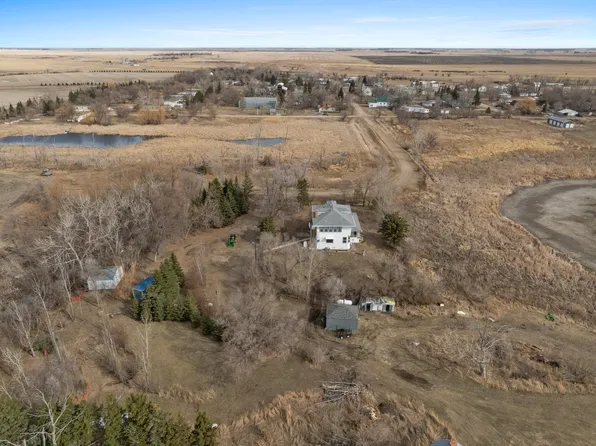 401 2nd Ave S, Deering, ND 58731