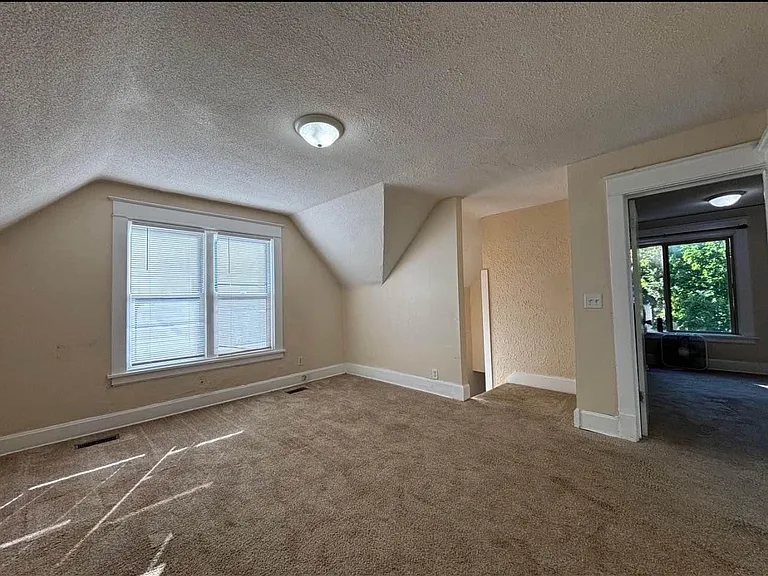 1159 Bush Ave — Photo 9