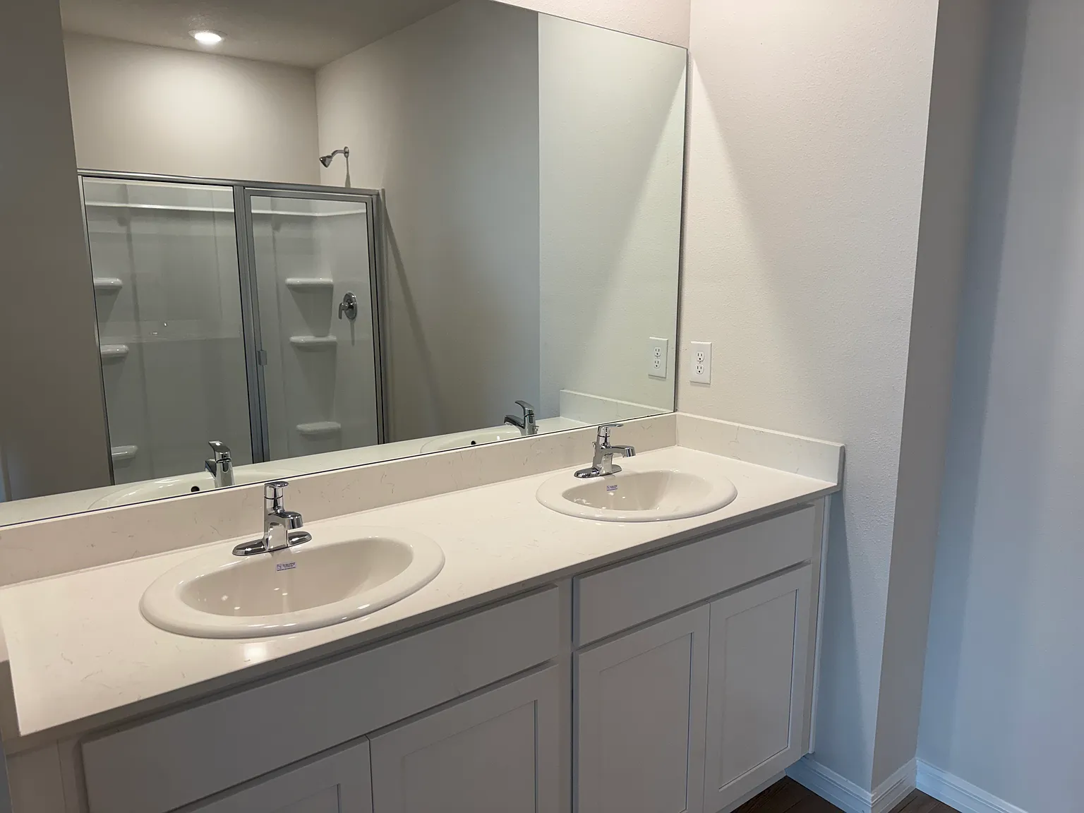 5 bed, 2447 sqft, $2,850 — Photo 4