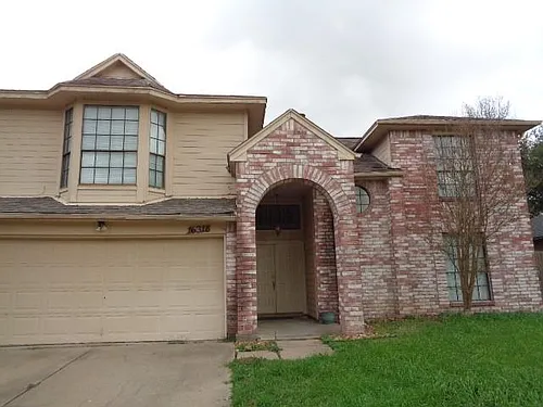 16318 Leamington Ln Photo 1