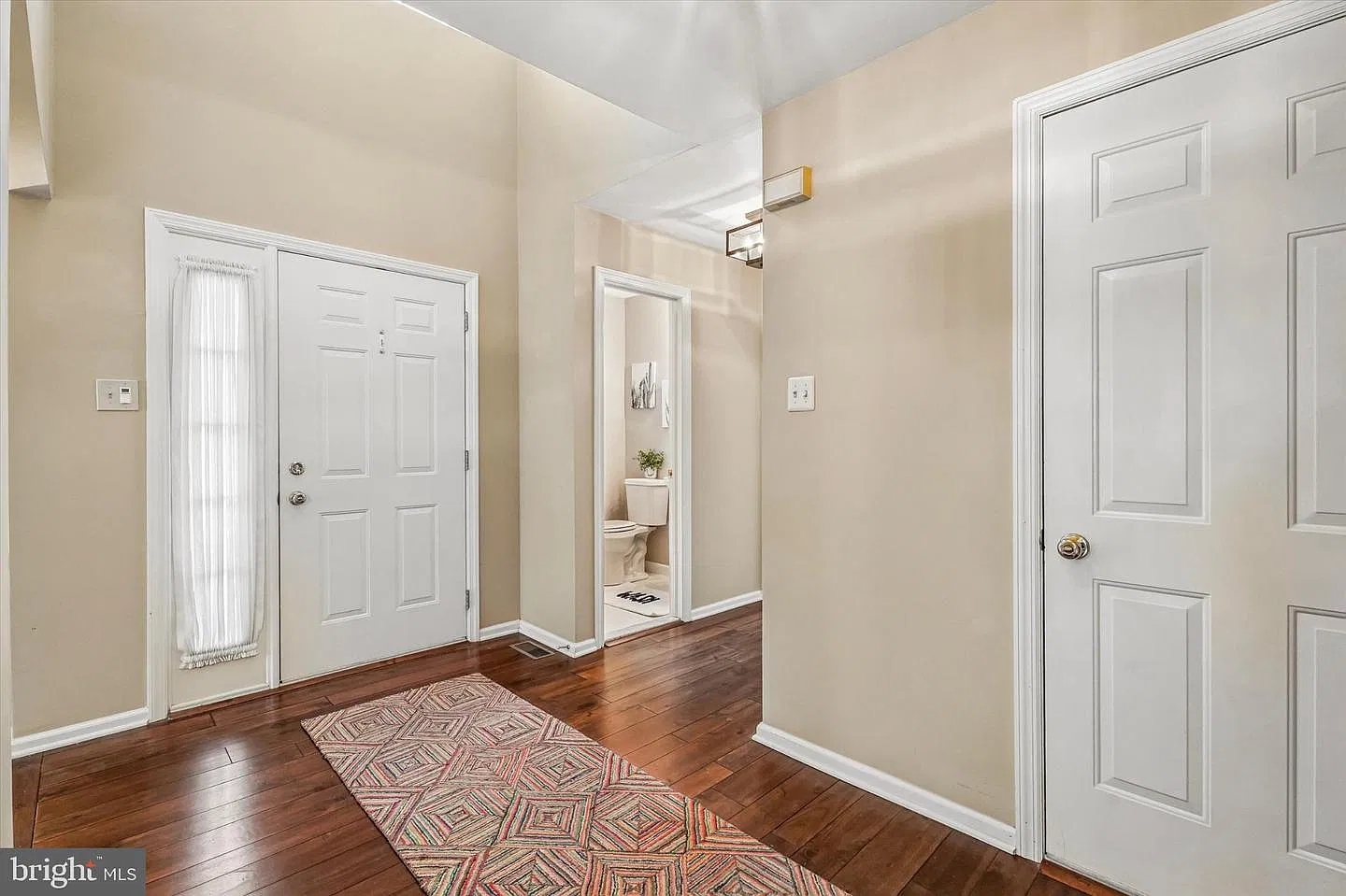 3 bed, 2064 sqft, $3,000 — Photo 1