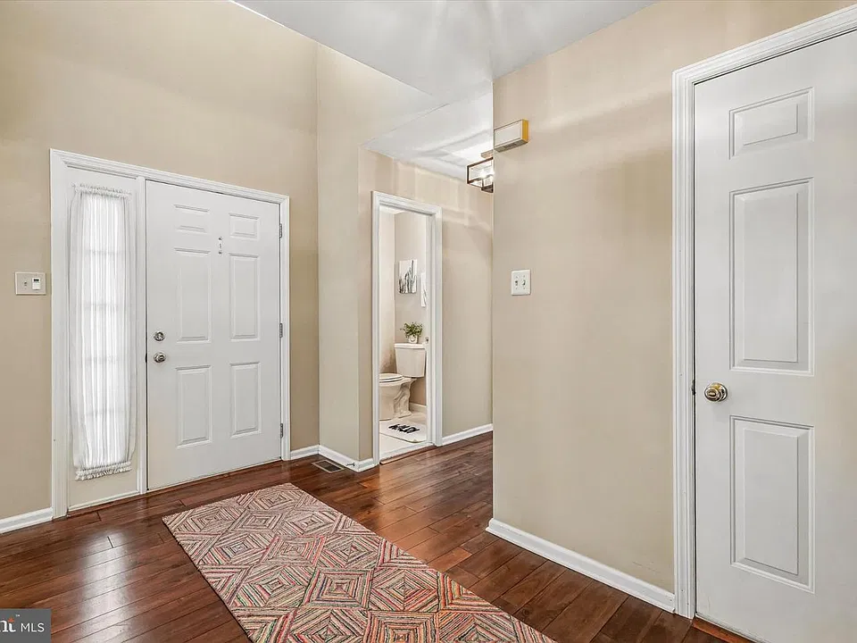 31 Bristol Ct