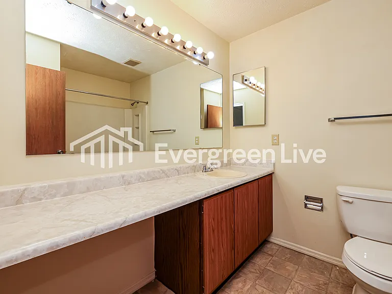9722 Nettleton Park — Photo 11