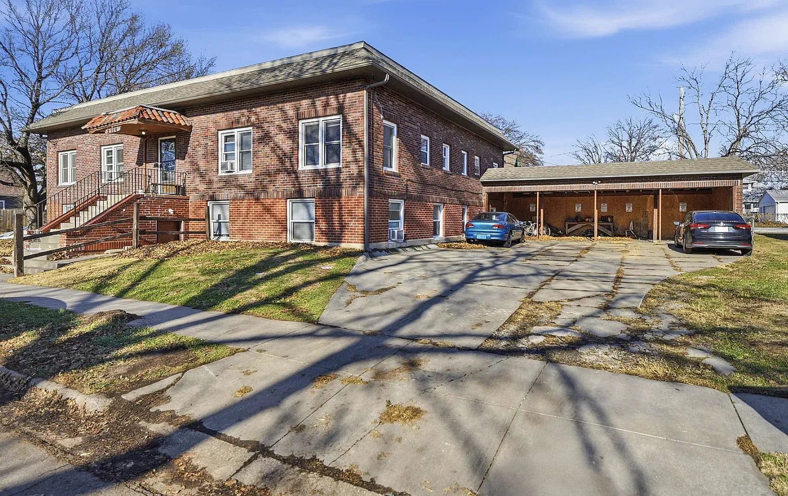 2 bed, 1.0 bath, 877 sqft, $795 — Photo 1